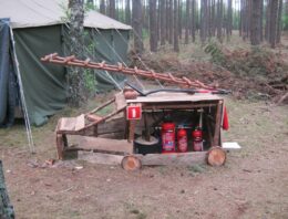 O pionierce słów kilka okiem kwatermistrza.